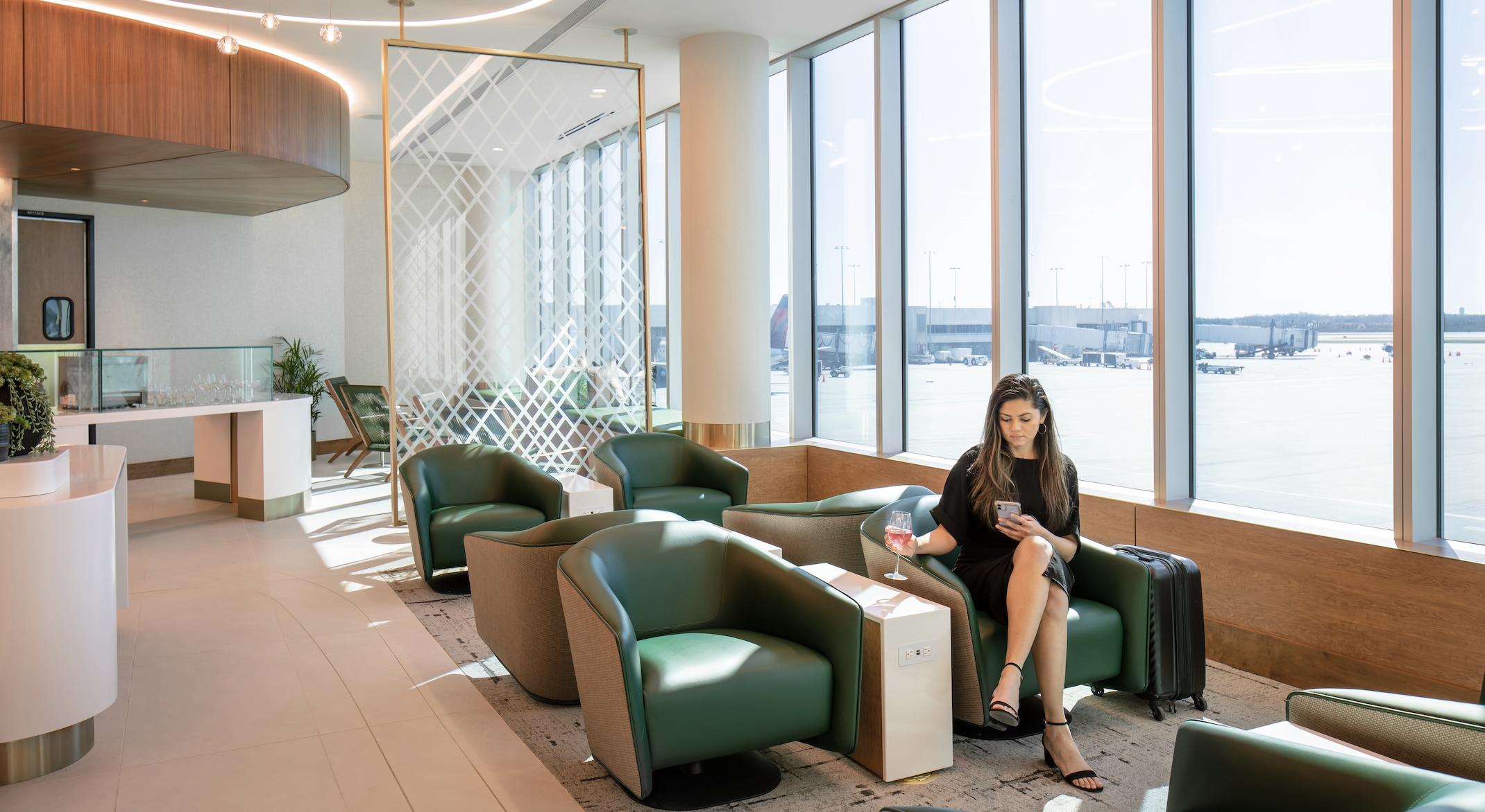 Airport Dimensions partners with Sparc Technology to enhance the in-lounge experience